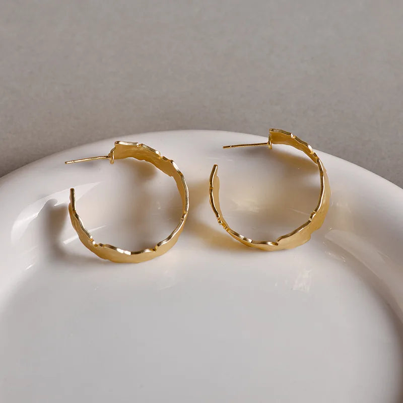 2023 New Vintage Hollow Circle Irregular C-shaped Ear Clip Female Cool Style Earrings Gift Wholesale