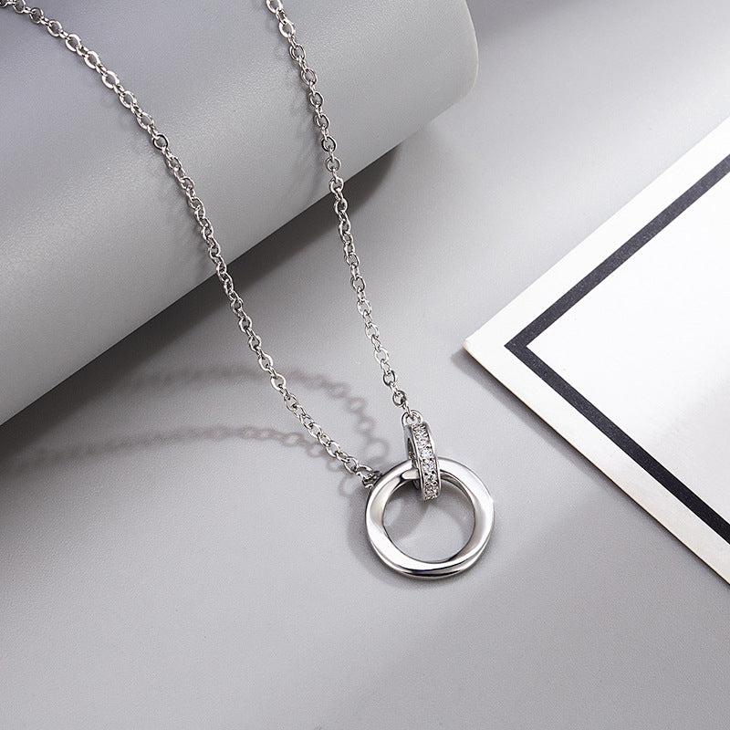 Interlocking Circle Pendant Necklace