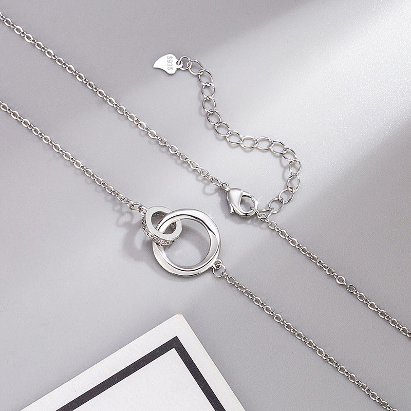 Interlocking Circle Pendant Necklace