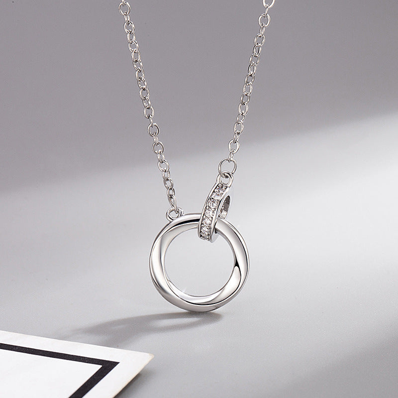 Interlocking Circle Pendant Necklace