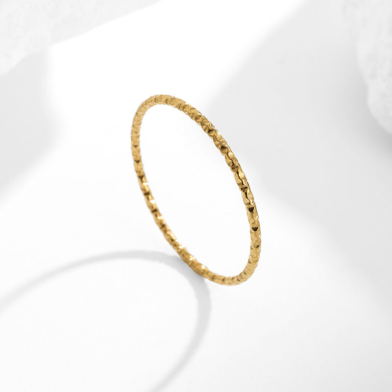 Embrace subtle luxury with our minimalist pendant necklace